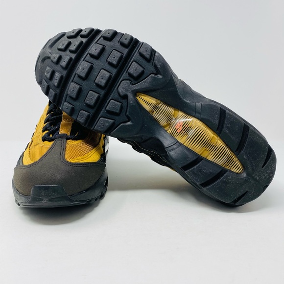 Nike Women’s Air Max 95 Essential Cosmic Clay - Picture 4 of 6